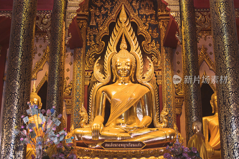 泰国彭世洛寺 (Wat Nang Phaya) 中的 Nang phaya 雕像